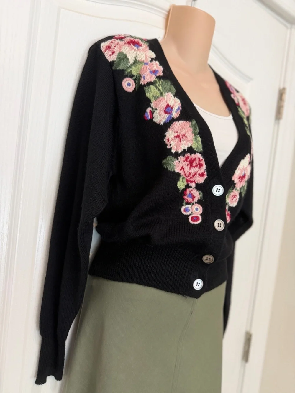 Vintage JH Collectibles Floral Embroidered Black Cardigan Sweater Cottagecore S